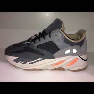Adidas Yeezy Boost 700 Magnet Size 11